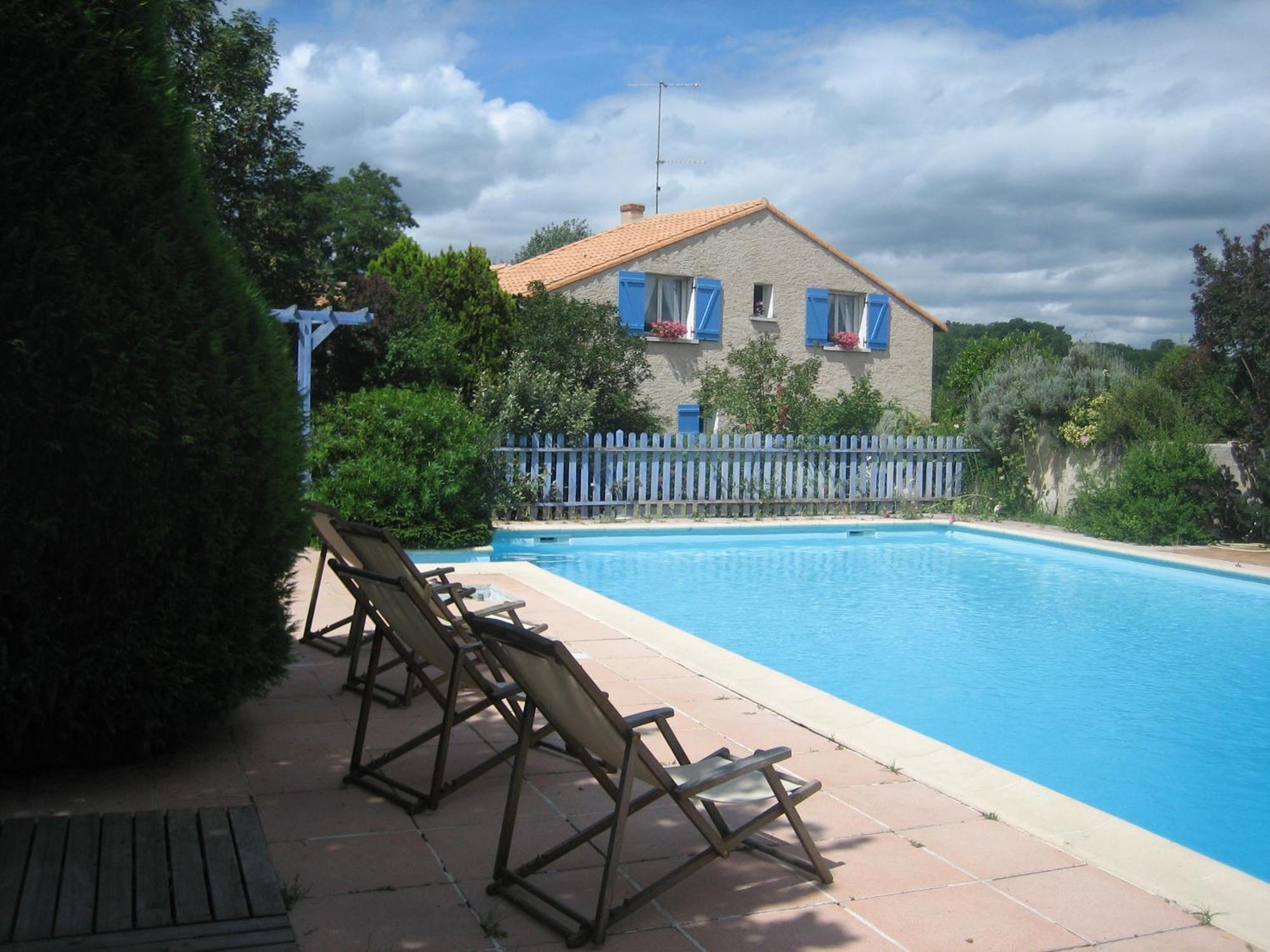 Bed and Breakfast Les Pierres Blanches Bonneuil-Matours Экстерьер фото